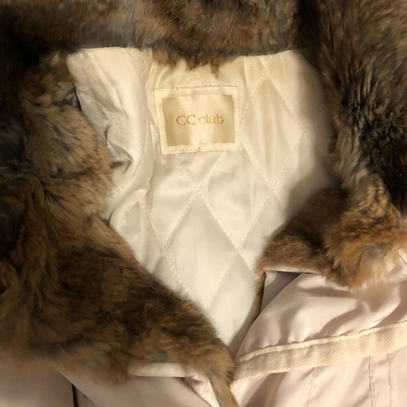 Women Raincoat - Picture 7 of 16